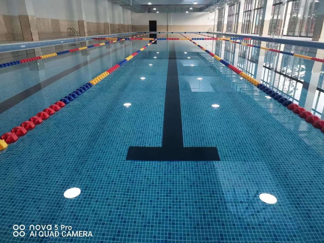 Piscina Moderna de Aprendizado em tamanho familiar com 2m de profundidade e piscina aérea de alumínio